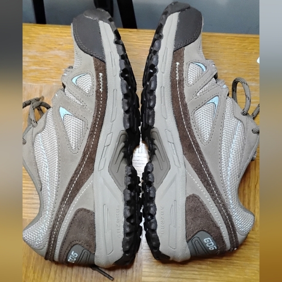 New Balance 606 Brown Trail Hiking Walking Athletic Shoes Women’s 7 size - Picture 15 of 16
